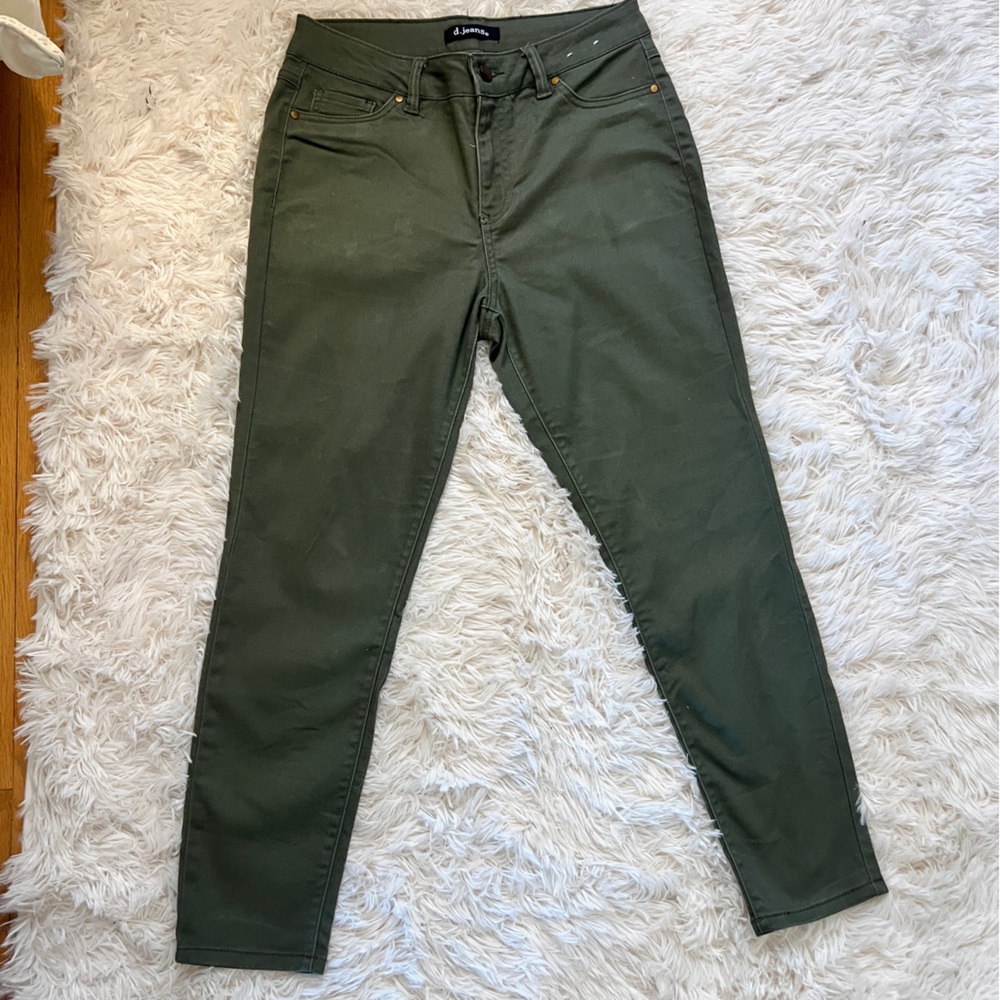 D. Jeans Olive Green Skinny pants, size 6